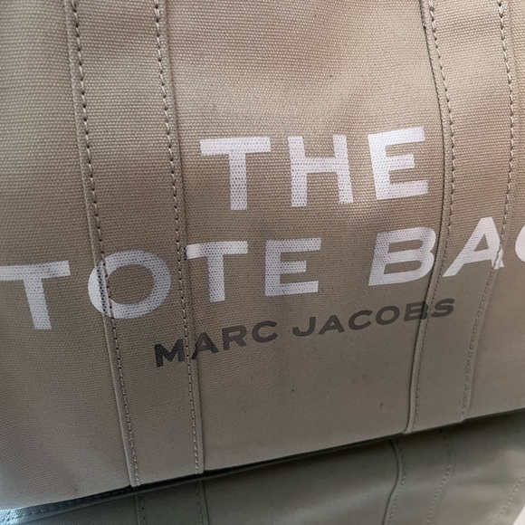 Marc Jacobs Tote Bag - Tan Canvas - Picture 2 of 10